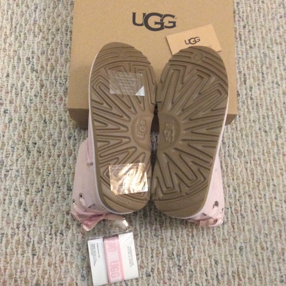 🆕 Authentic blush pink UGG bailey bow boots - Picture 6 of 8